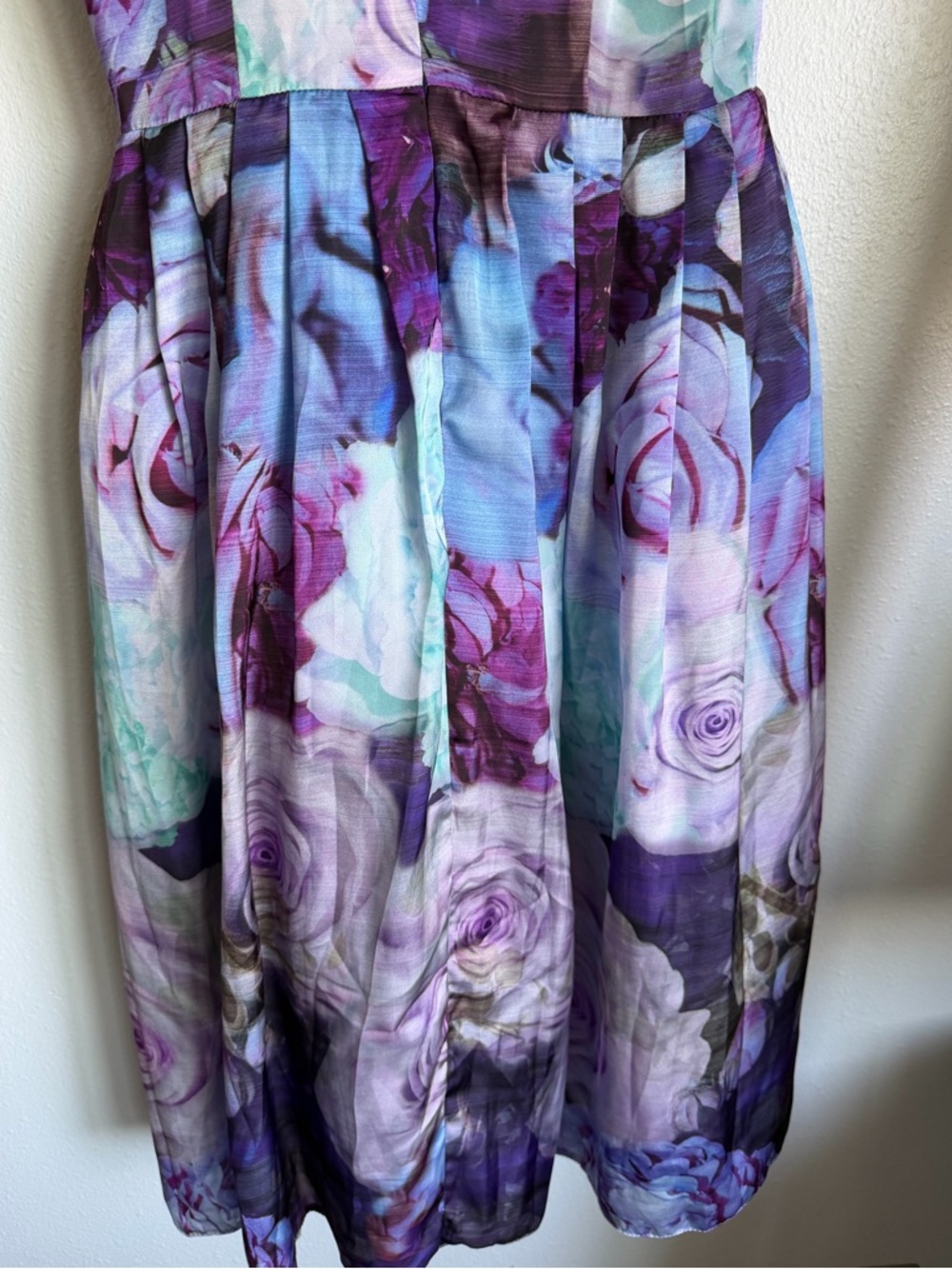 ASOS Soft Floral Semi Formal Size 0 - Picture 7 of 12